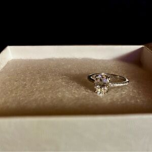 Elegant sterling silver ring with moissanite diamonds